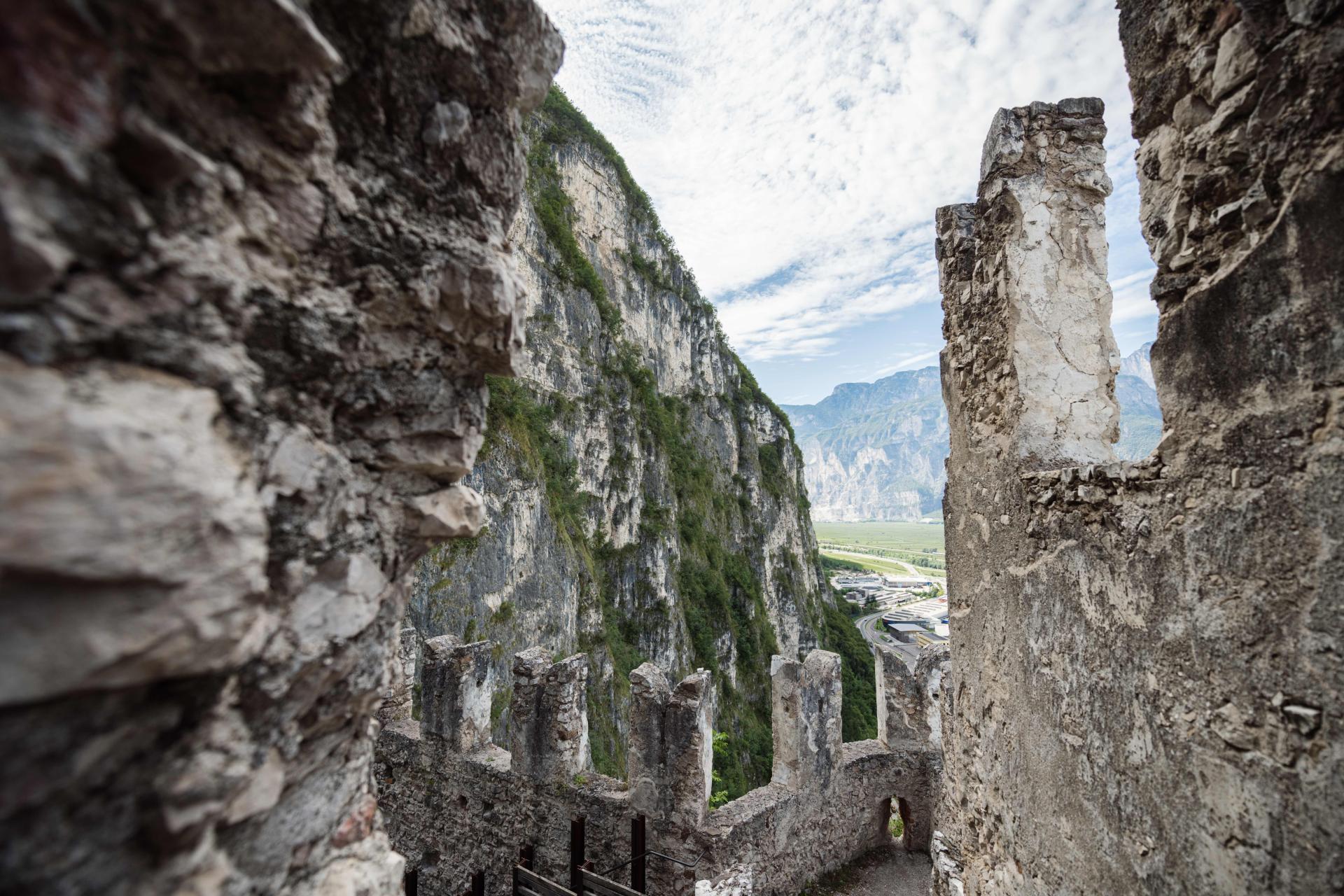 Willkommen in Salurn Südtirol - Das Dorf Salurn liegt an der Weinstraße